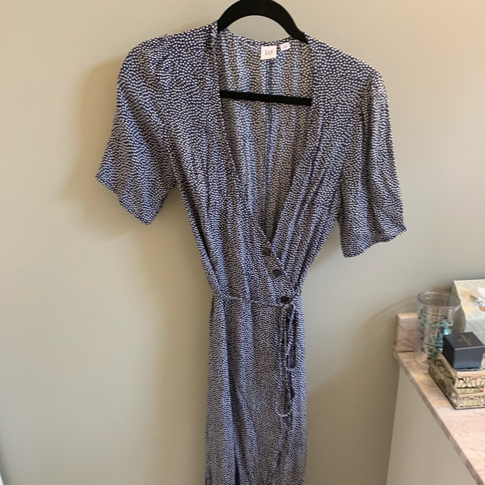 Pretty Gap Wrap Dress